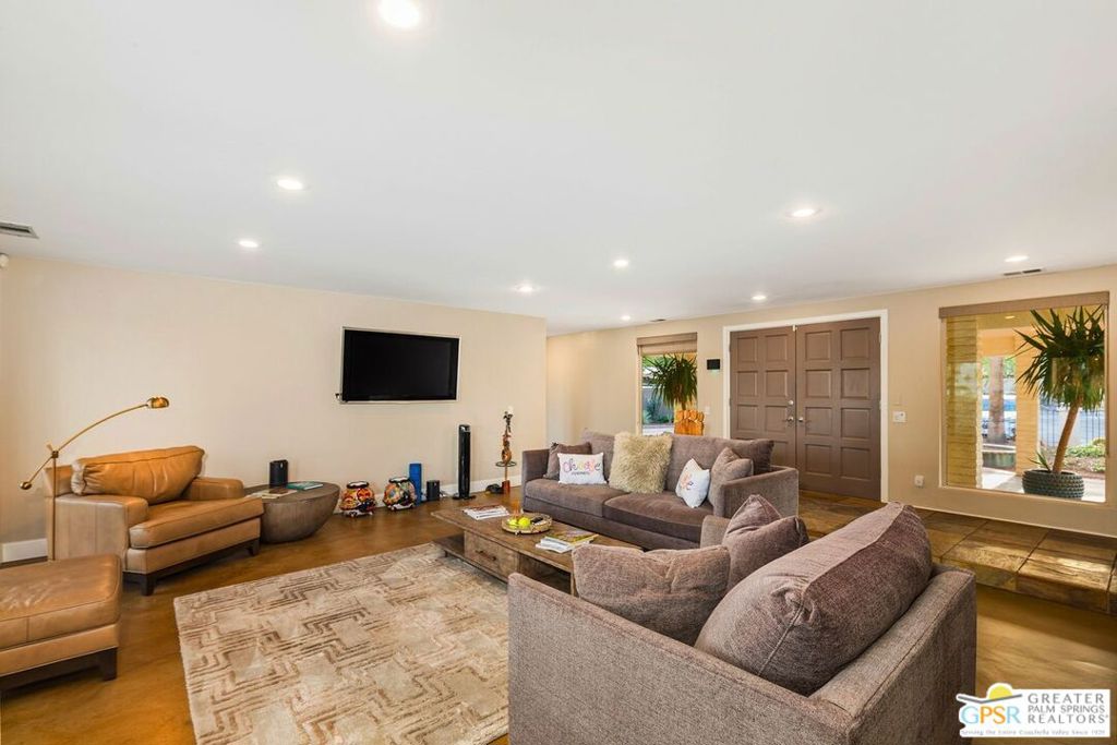 73484 Tamarisk Street Property Photo 9