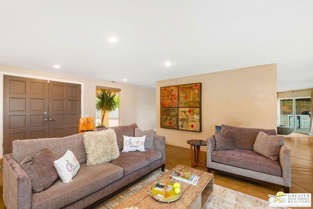 73484 Tamarisk Street Property Photo 10