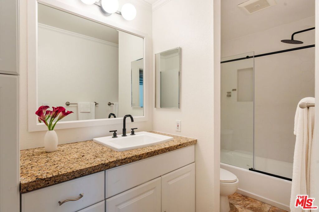 750 N Kings Road 315 Property Photo 17