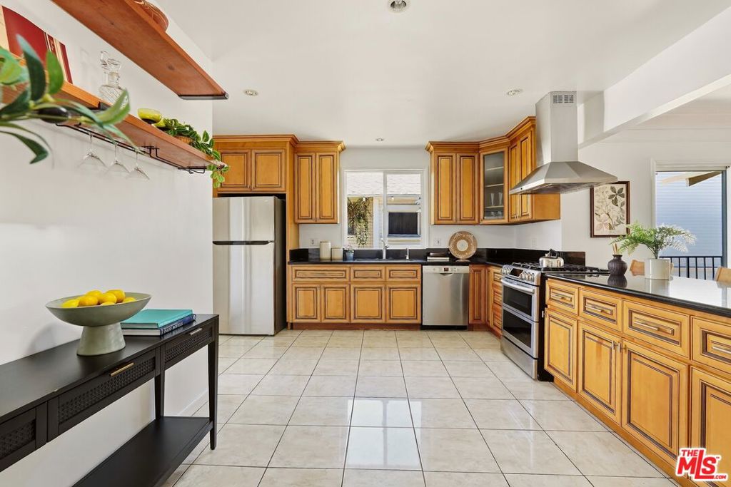 1825 Middleton Place Property Photo 10