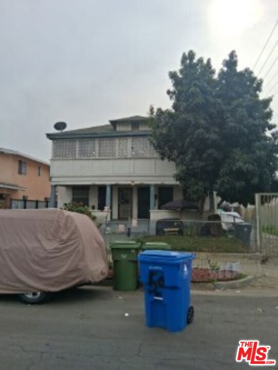 622 E 50th Street Property Photo 2
