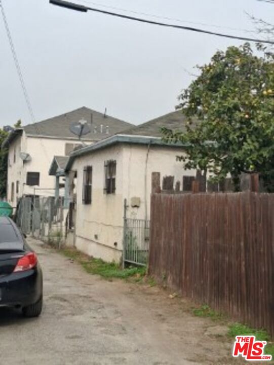 622 E 50th Street Property Photo 3