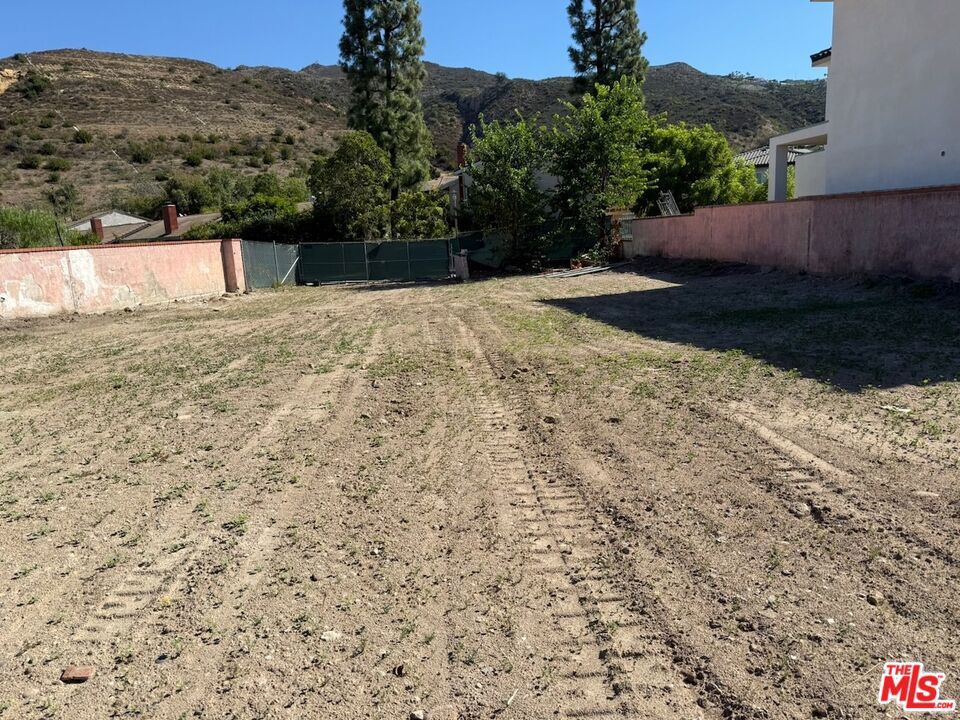 17290 Avenida De La Herradura Property Photo 3