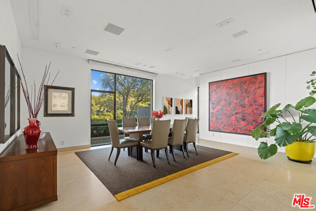 13449 Mulholland Drive Property Photo 16