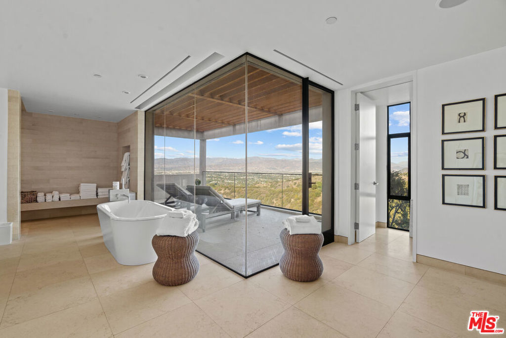 13449 Mulholland Drive Property Photo 36