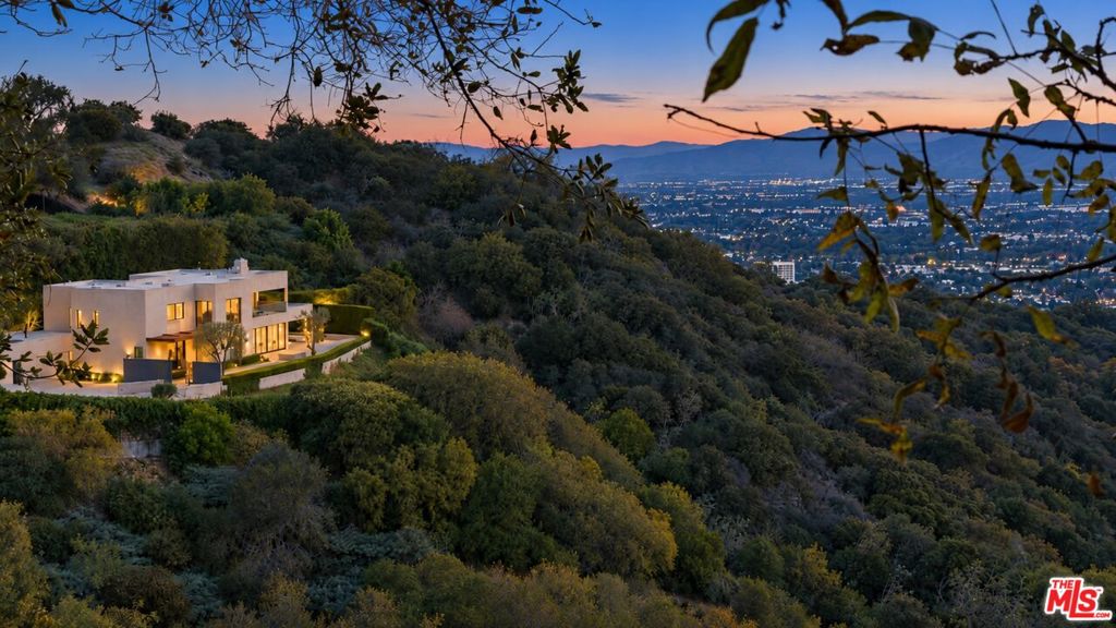 13449 Mulholland Drive Property Photo 58