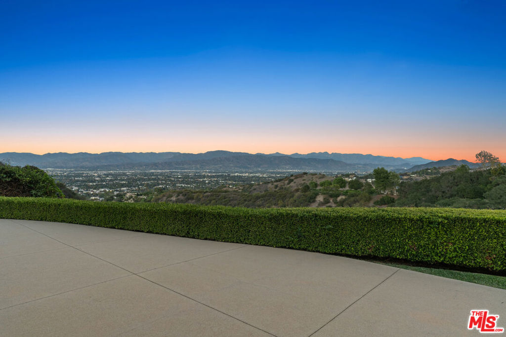 13449 Mulholland Drive Property Photo 65