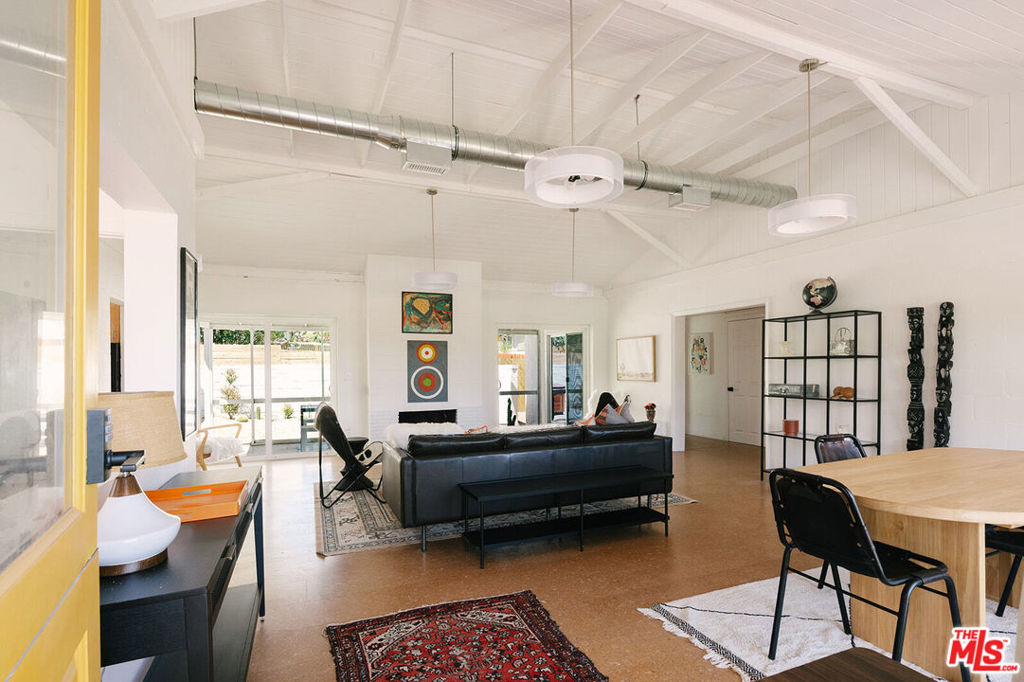 73484 Sunnyvale Drive Property Photo 4