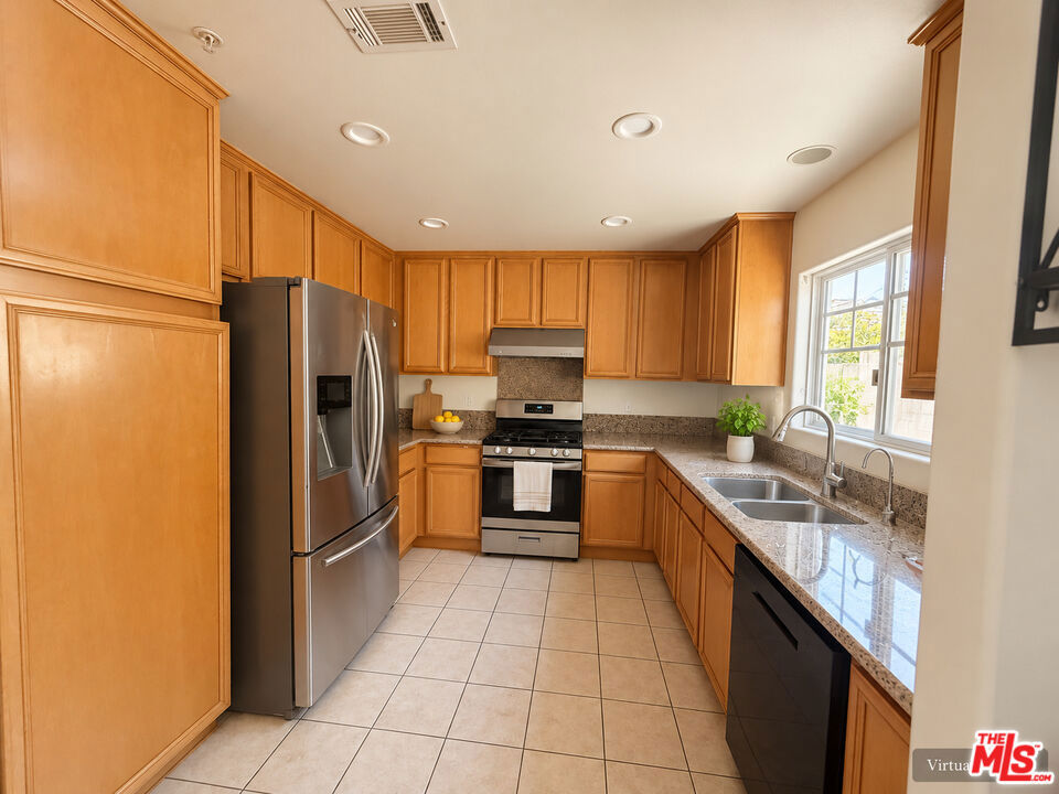 11049 Basye Street Property Photo 8