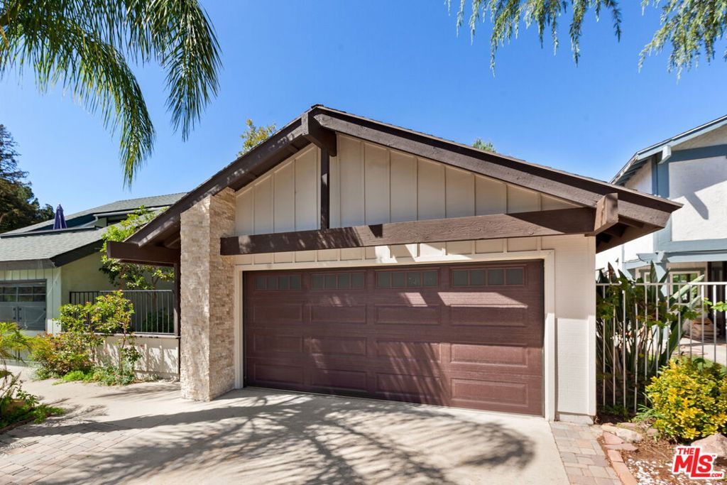 30712 Lakefront Drive Property Photo 1