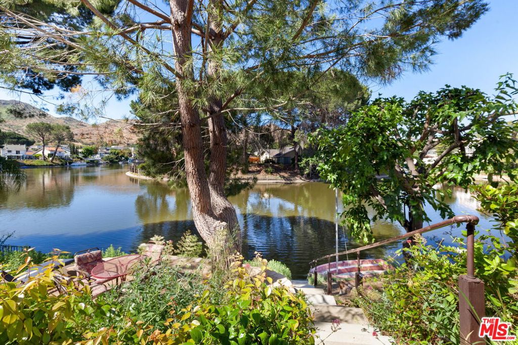 30712 Lakefront Drive Property Photo 30