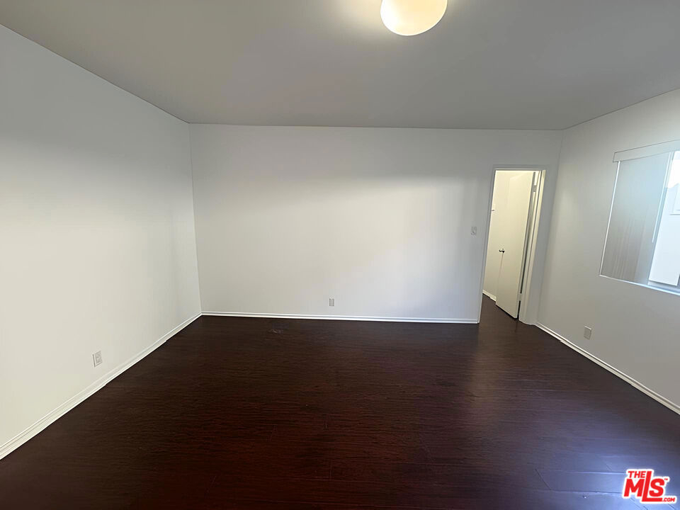 1541 N Laurel Avenue 207 Property Photo 16