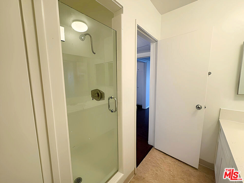 1541 N Laurel Avenue 207 Property Photo 18