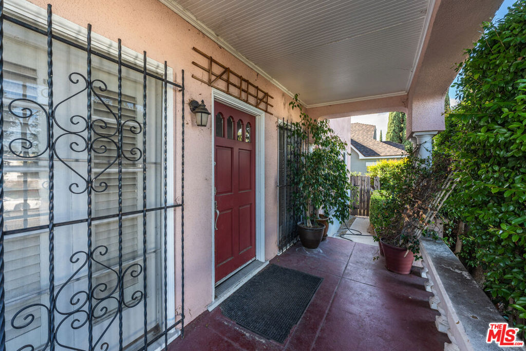 4098 W 23rd Street Property Photo 4