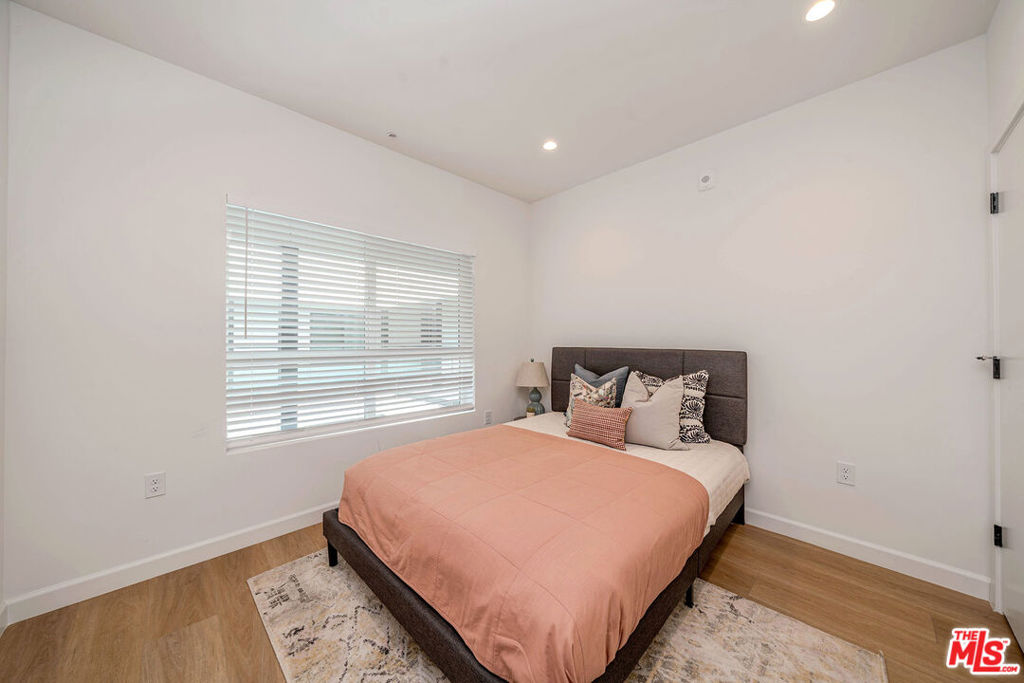 321 Oxford Avenue Ph6 Property Photo 12