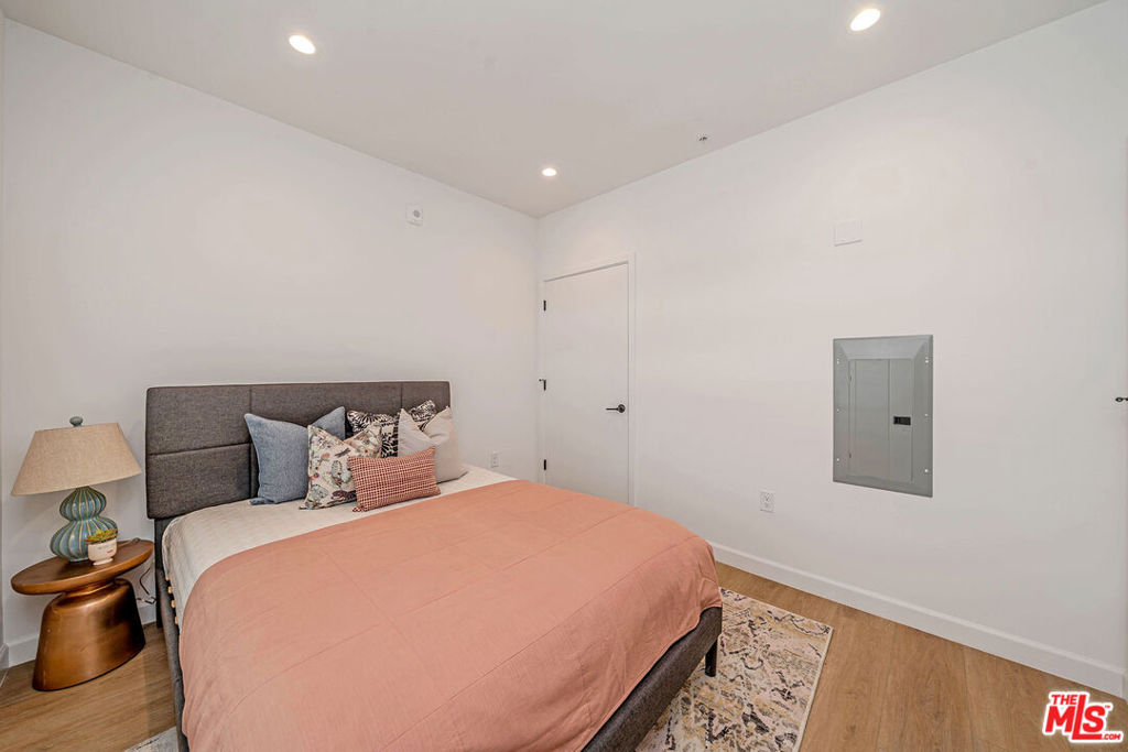 321 Oxford Avenue Ph6 Property Photo 13