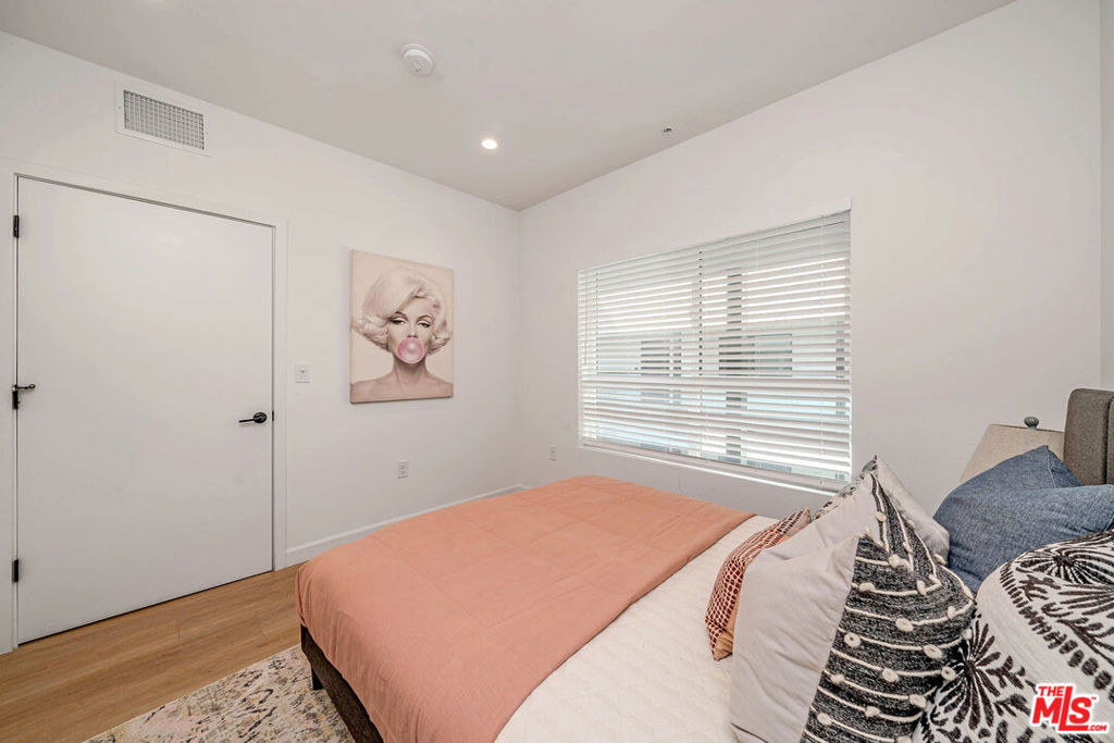 321 Oxford Avenue Ph6 Property Photo 14