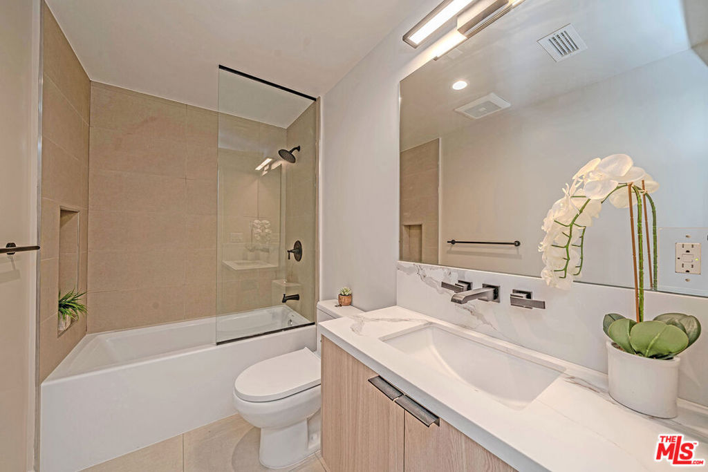 321 Oxford Avenue Ph6 Property Photo 17