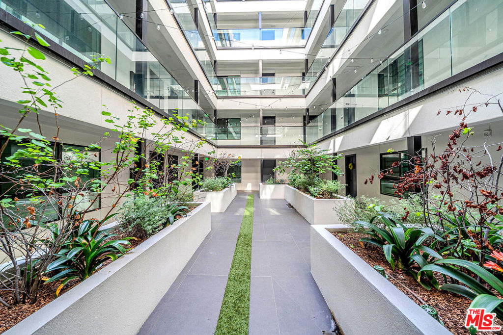 321 Oxford Avenue Ph6 Property Photo 26