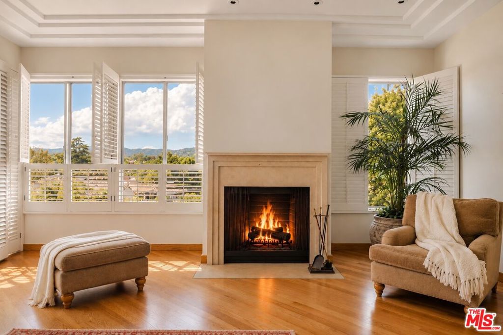 12115 San Vicente Boulevard 415 Property Photo 2