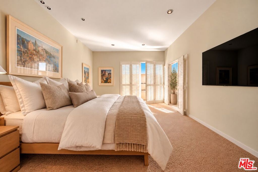12115 San Vicente Boulevard 415 Property Photo 3