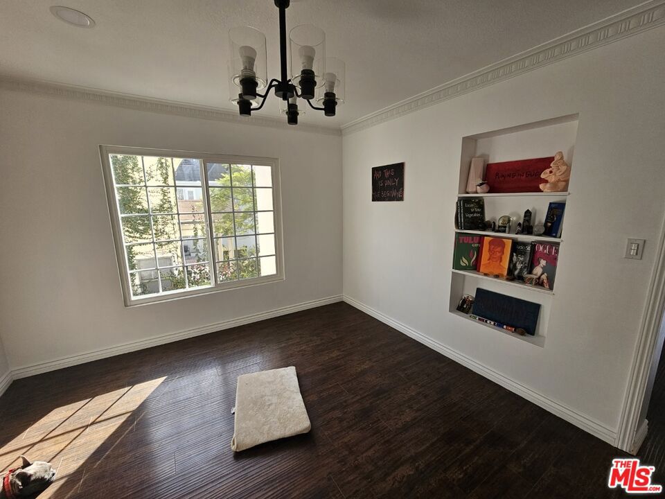 316 S Norton Avenue 316 1/2 Property Photo 5