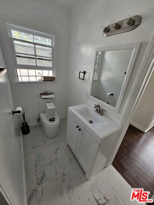 316 S Norton Avenue 316 1/2 Property Photo 18