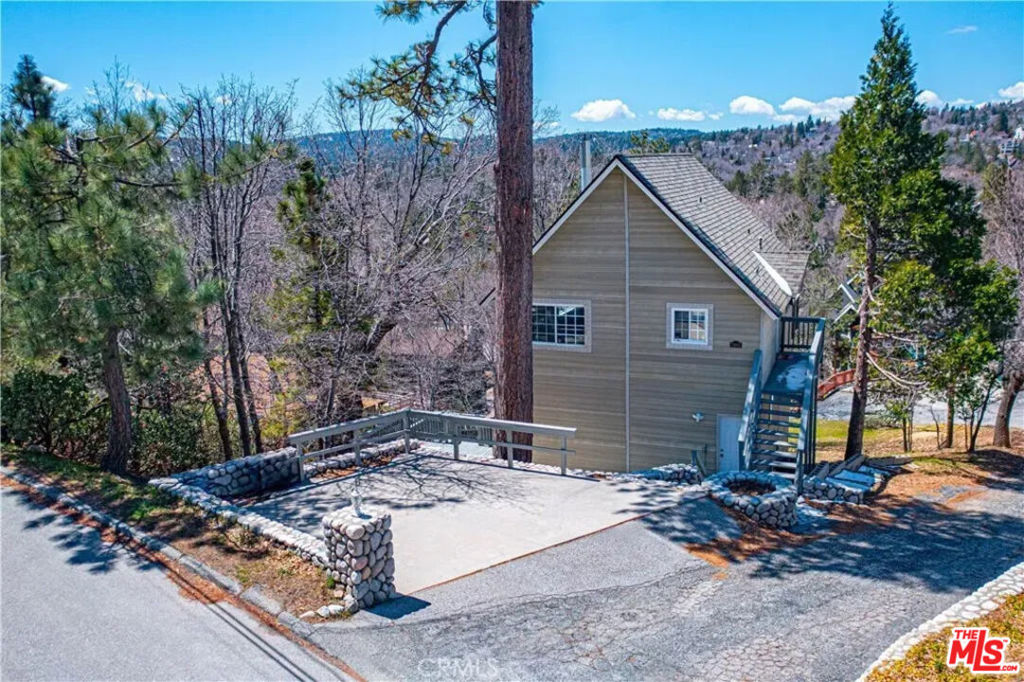 28665 Zion Drive Property Photo 2