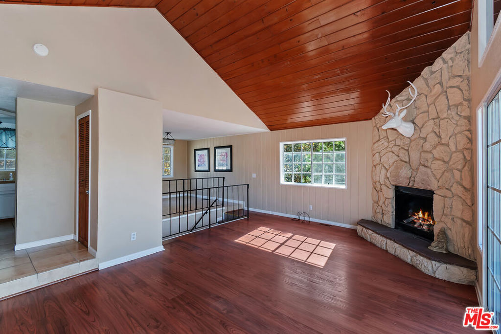 28665 Zion Drive Property Photo 6