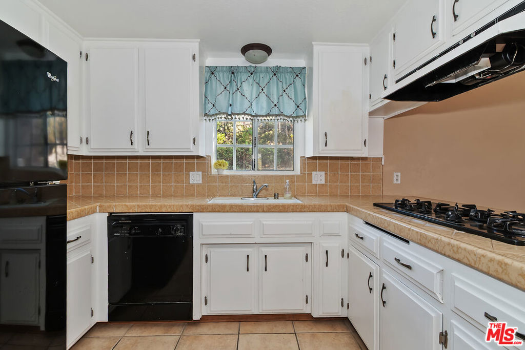 28665 Zion Drive Property Photo 13