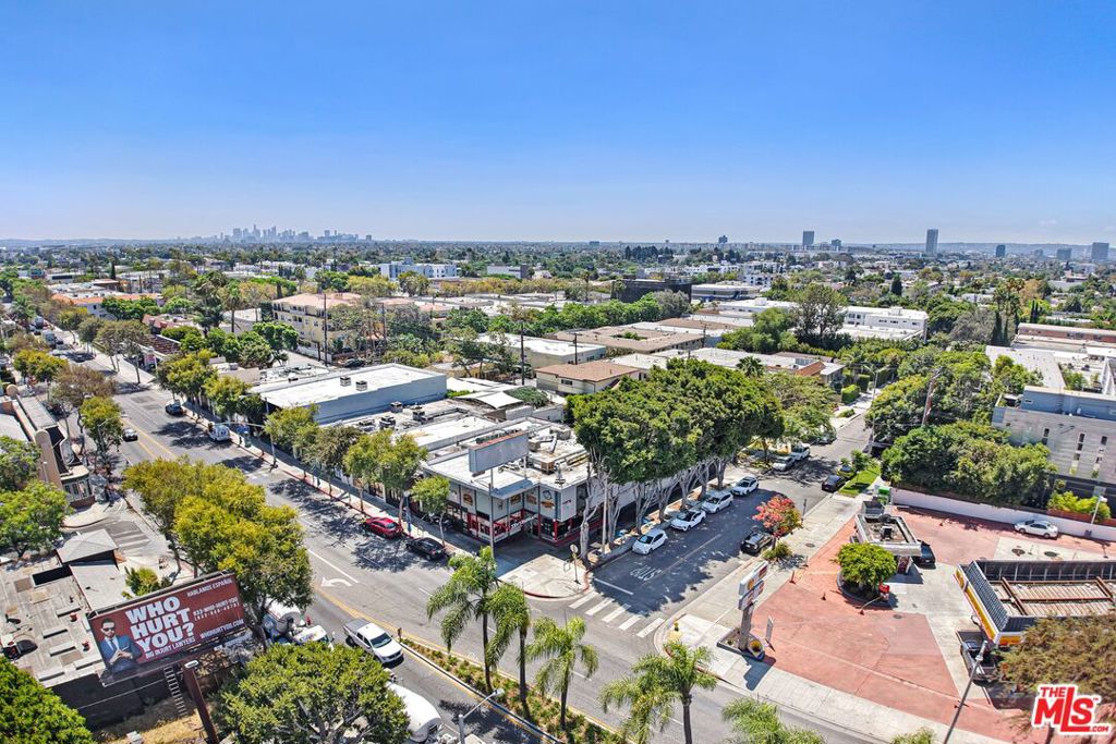 7998 Santa Monica Boulevard Property Photo 8