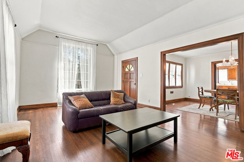 343 N Bronson Avenue Property Photo 5