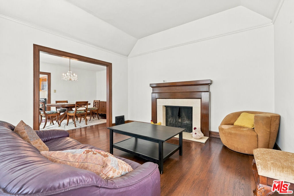 343 N Bronson Avenue Property Photo 9
