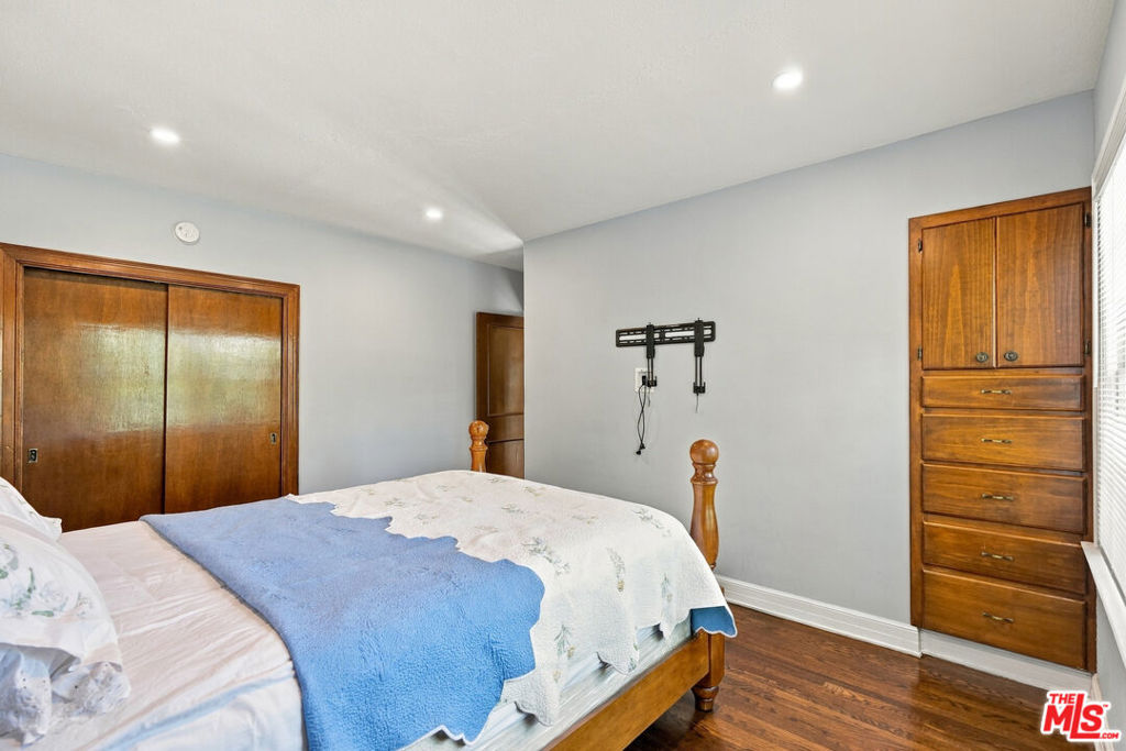343 N Bronson Avenue Property Photo 24