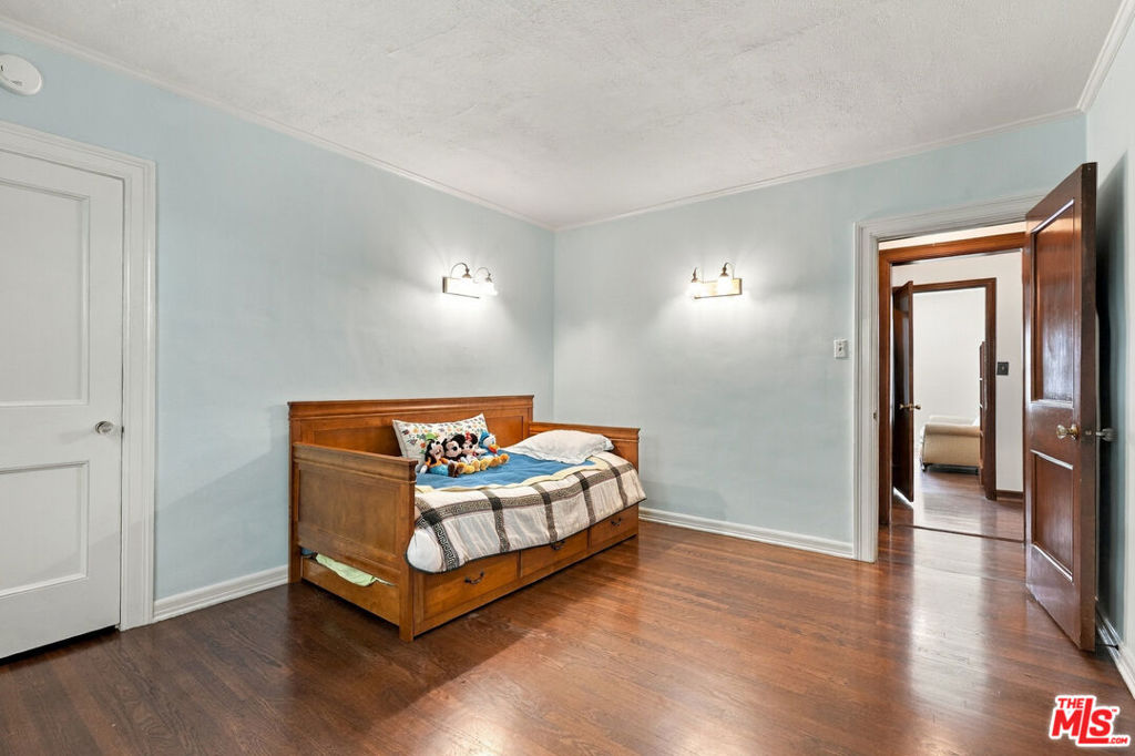 343 N Bronson Avenue Property Photo 30