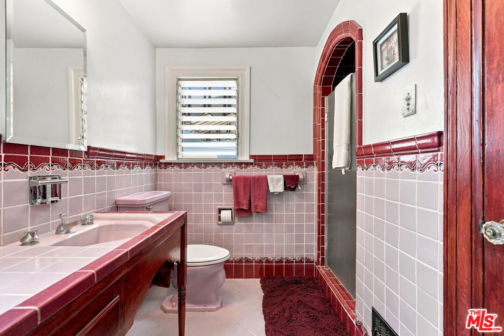 343 N Bronson Avenue Property Photo 40