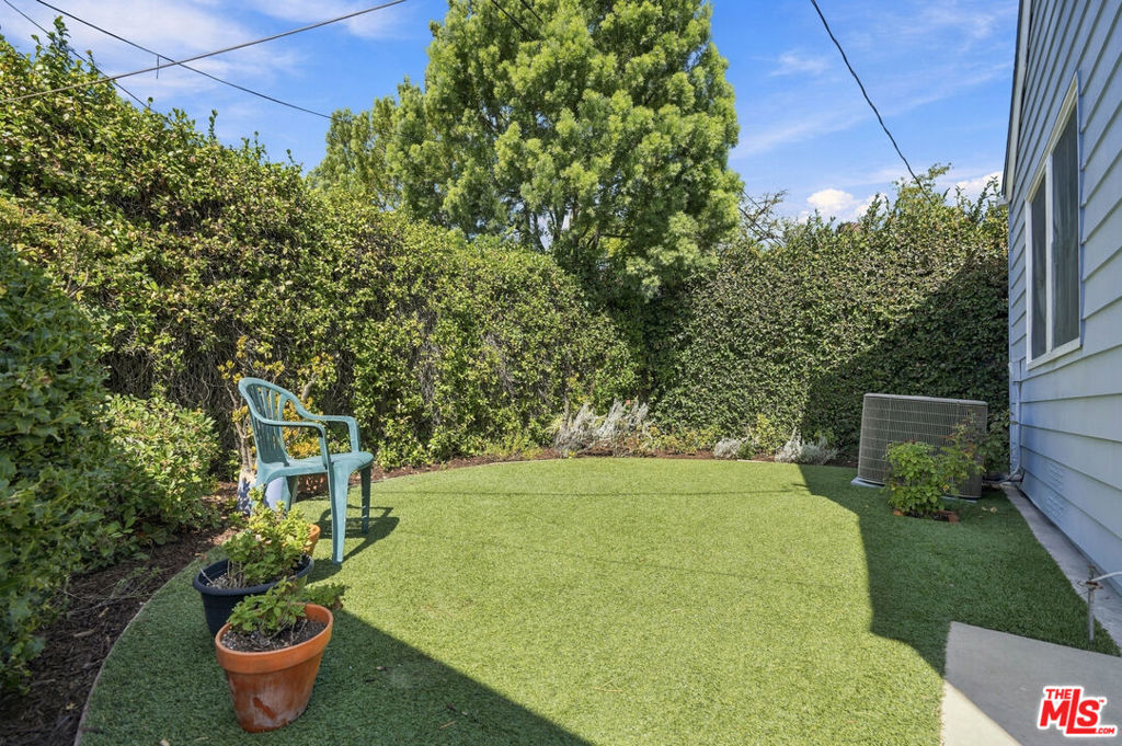 343 N Bronson Avenue Property Photo 45