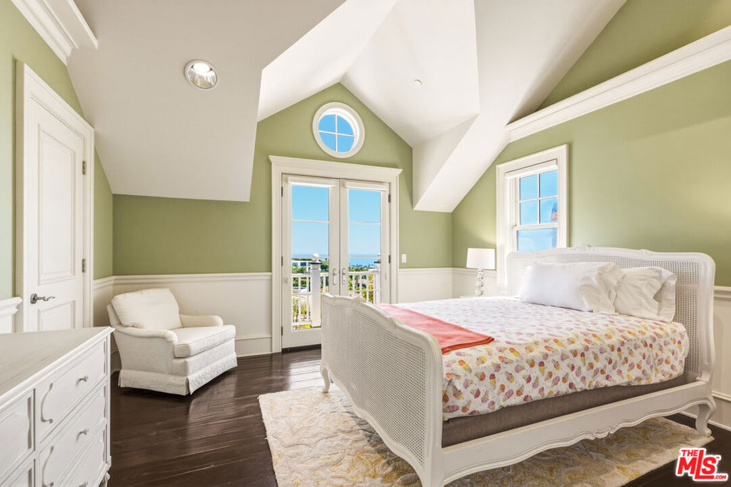 6277 Sea Star Drive Property Photo 28