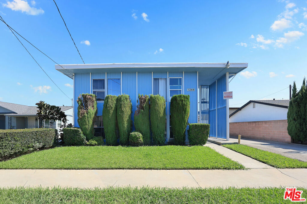 1244 S Spruce Street Property Photo 3