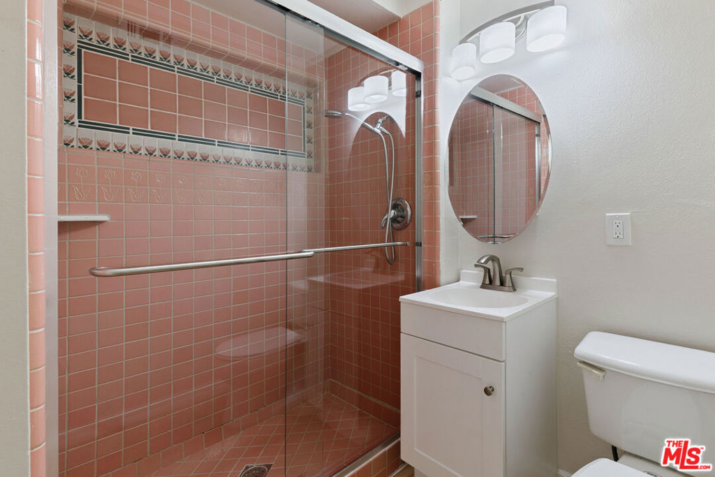 22848 Cohasset Street Property Photo 24