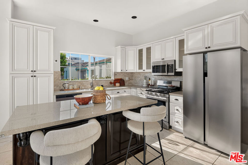 1636 Wellesley Avenue Property Photo 9