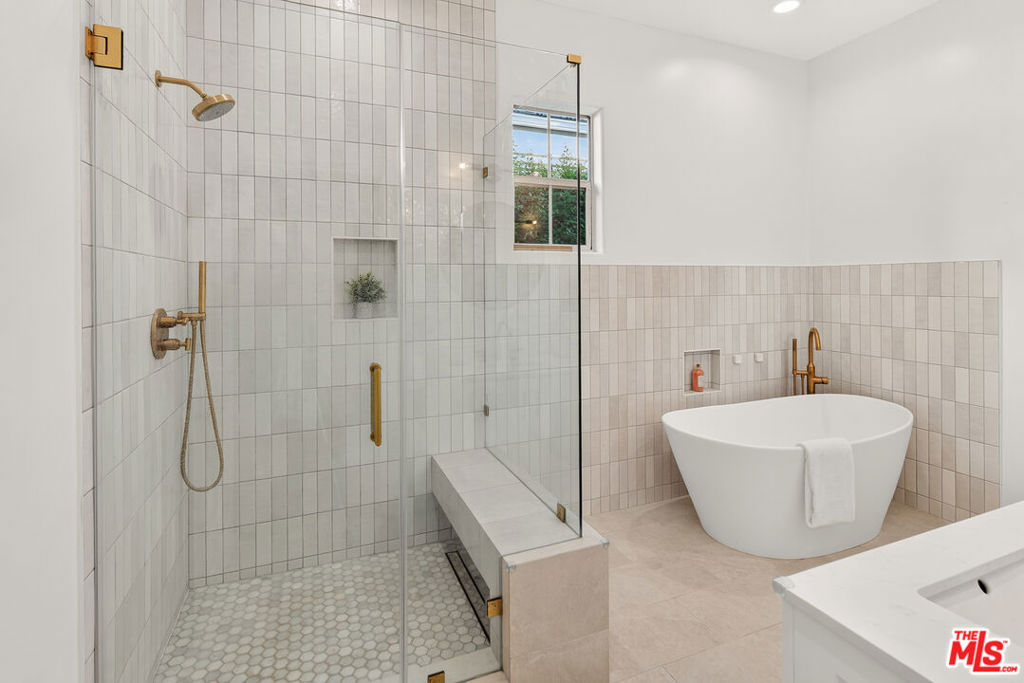 1636 Wellesley Avenue Property Photo 17