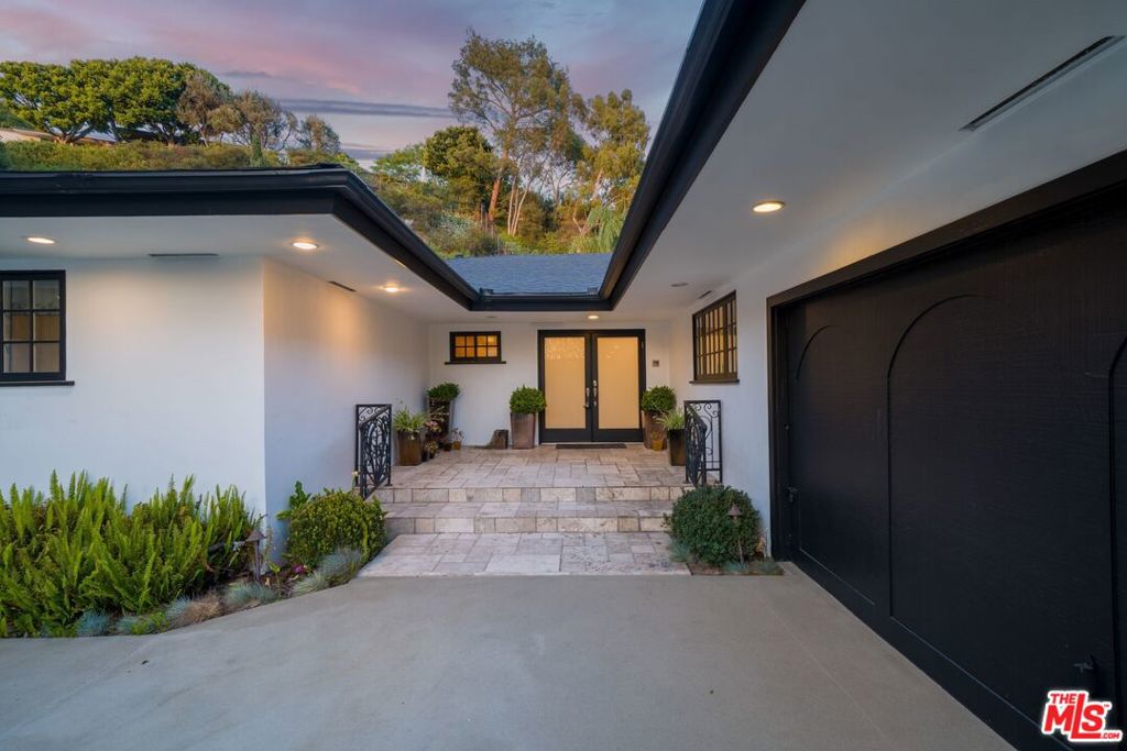 9023 Alto Cedro Drive Property Photo 3