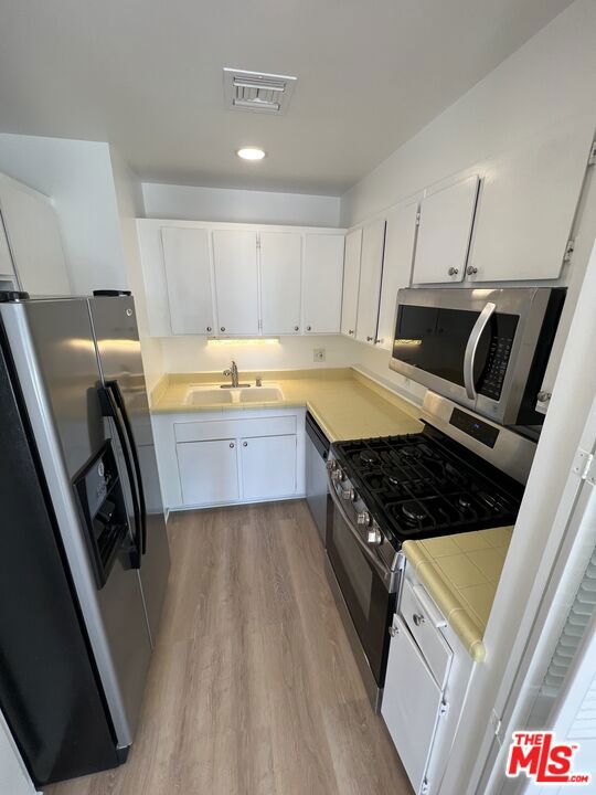 800 W 1st Street 2607 Property Photo 18