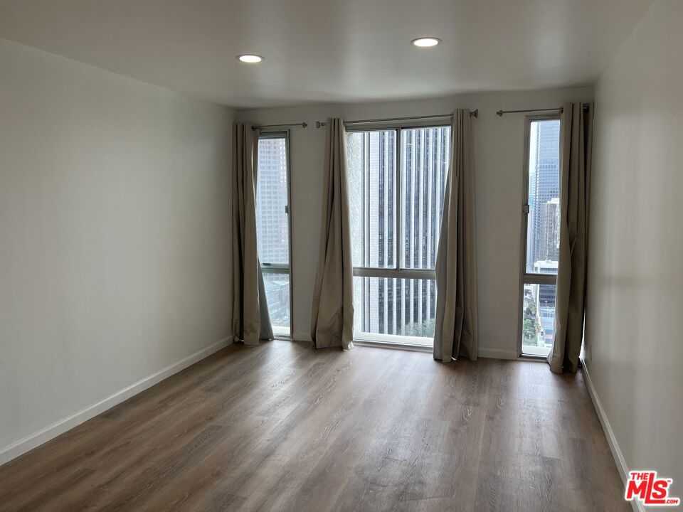 800 W 1st Street 2607 Property Photo 21