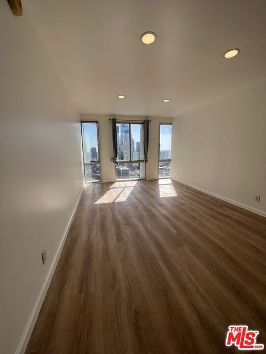 800 W 1st Street 2607 Property Photo 22