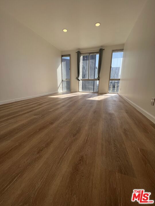 800 W 1st Street 2607 Property Photo 23
