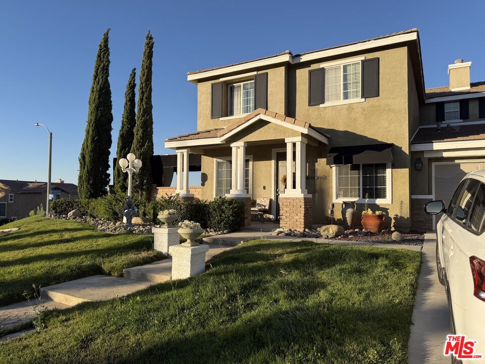 2409 Foxglove Court Property Photo 1