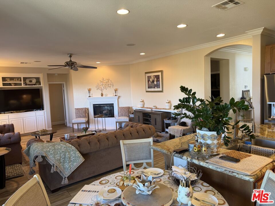 2409 Foxglove Court Property Photo 10