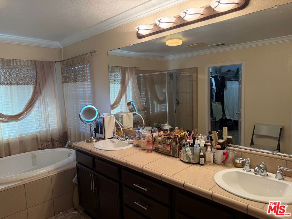 2409 Foxglove Court Property Photo 23
